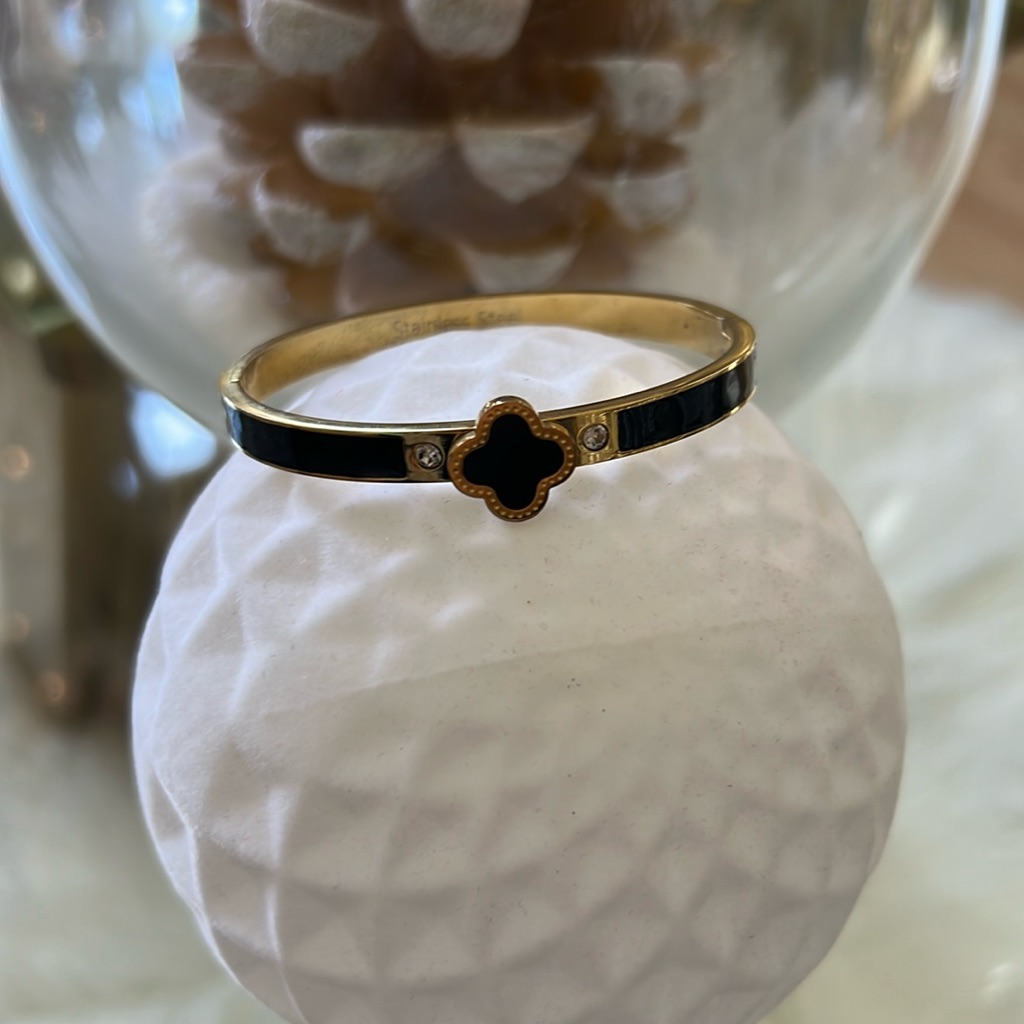Gold Black Clover Bangle 29$